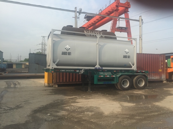 Container tank ( chở hóa chất ) - Sơ Mi Rơ Moóc Trang Đức - Công Ty TNHH Công Nghiệp Trang Đức